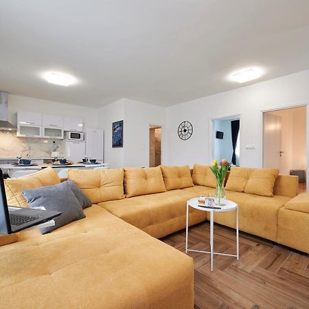 New 4* Apartman Zoa In Трогир Екстериор снимка