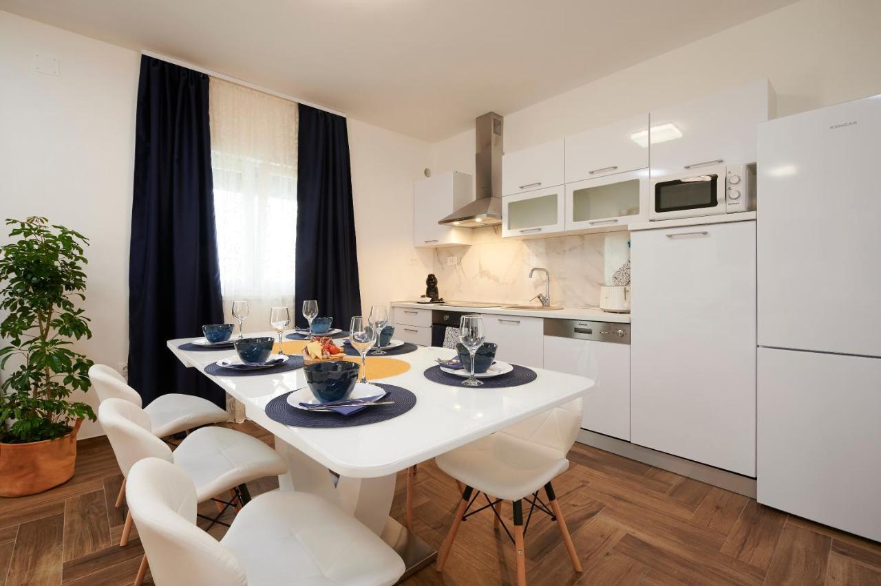 New 4* Apartman Zoa In Трогир Екстериор снимка