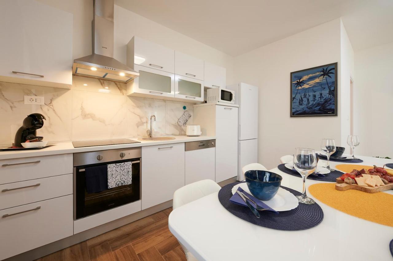 New 4* Apartman Zoa In Трогир Екстериор снимка